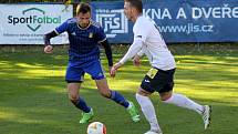 13. kolo FORTUNA ČFL, skupina A: FK Motorlet Praha (modří) - TJ Jiskra Domažlice (hráči v bílých dresech) 1:1 (1:1).