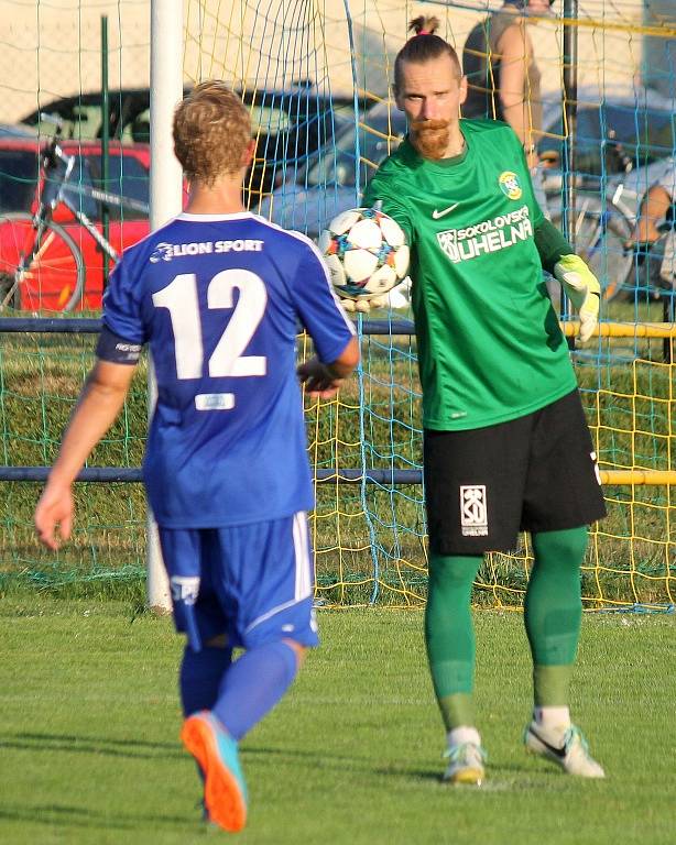 Z přípravného utkání třetiligové Jiskry Domažlice s druholigovým Baníkem Sokolov v Chodově.