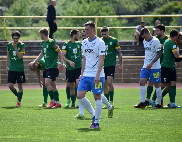 25. kolo FORTUNA ČFL, skupina A: Sokolov - Domažlice (bílí) 3:0.