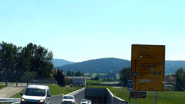 Obchvat Furthu im Wald nejenže zrychlil cestu do Chamu, ale hlavně ulehčil provozu ve Furthu.