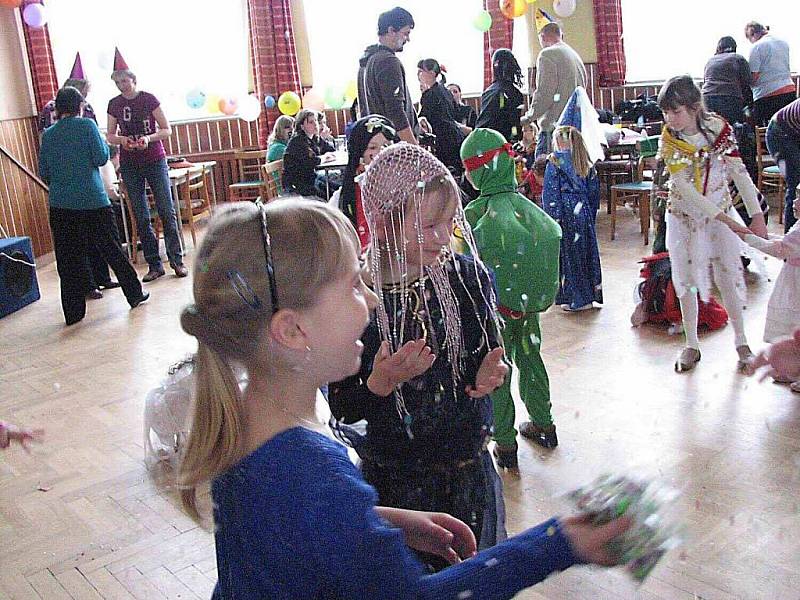 Z maškarního karnevalu pro děti v Milavčích.