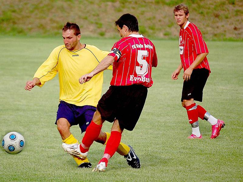 Z přípravného utkání hráčů Sokola Krchleby s FK Holýšov.