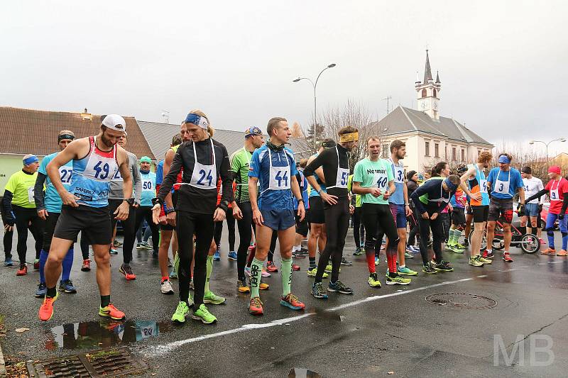 Více než 60 závodníků vyběhlo ze Kdyně na horskou chatu Koráb vzdálenou 6,3 kilometru  s převýšením 365 metrů. Běh se uskutečnil po dvou letech.