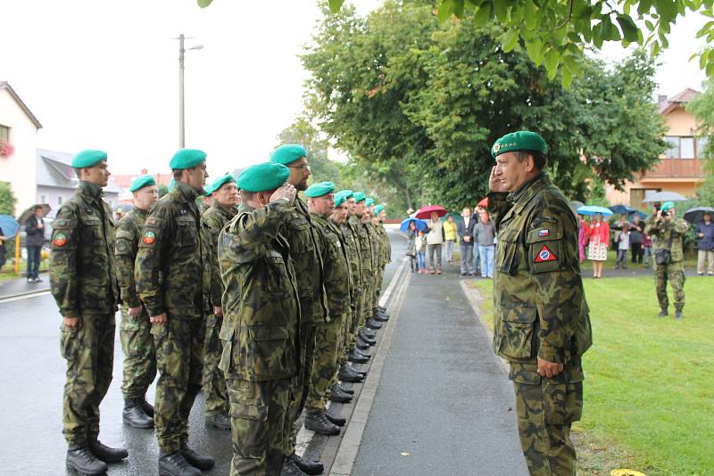 Slavnostní odhalení pamětní desky legionářů a pietní akty.