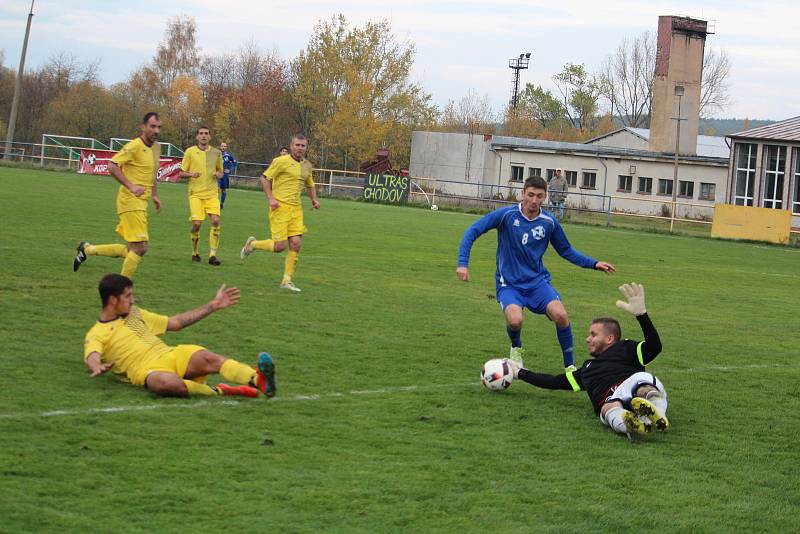 FOTBALOVÁ I.B TŘÍDA: Tatran Chodov (ve žlutém) - TJ Chodský Újezd (v modrém) 2:2 (2:0), na PK 3:4.