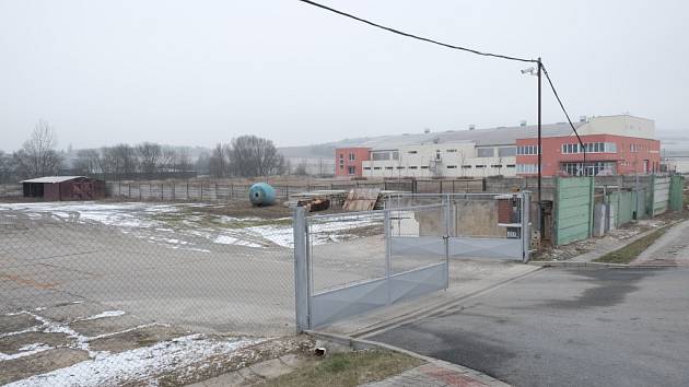 NOVÝ DOMAŽLICKÝ  KAUFLAND by mohl vyrůst na ploše od bývalých stavebnin (včetně) po zimní stadion.