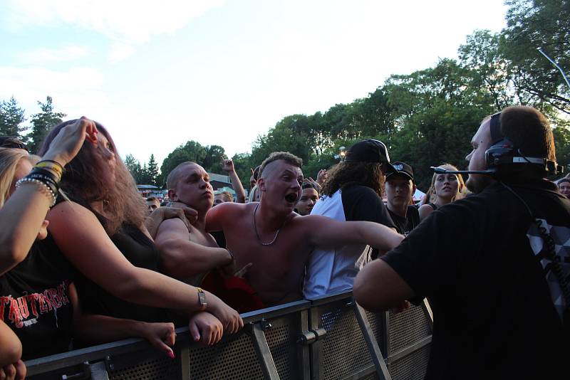 Chodrockfest 2019, druhý den. Nejvíce zazářila kapela Trautenberk.