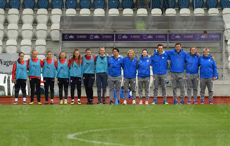 Česká fotbalová reprezentace žen U15 podlehla v Domažlicích Němkám.