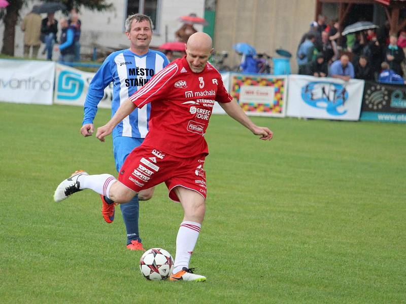 Fotbal ve Staňkově slavil 90. let existence. V rámci oslav se tamní stará garda utkala s Amforou.