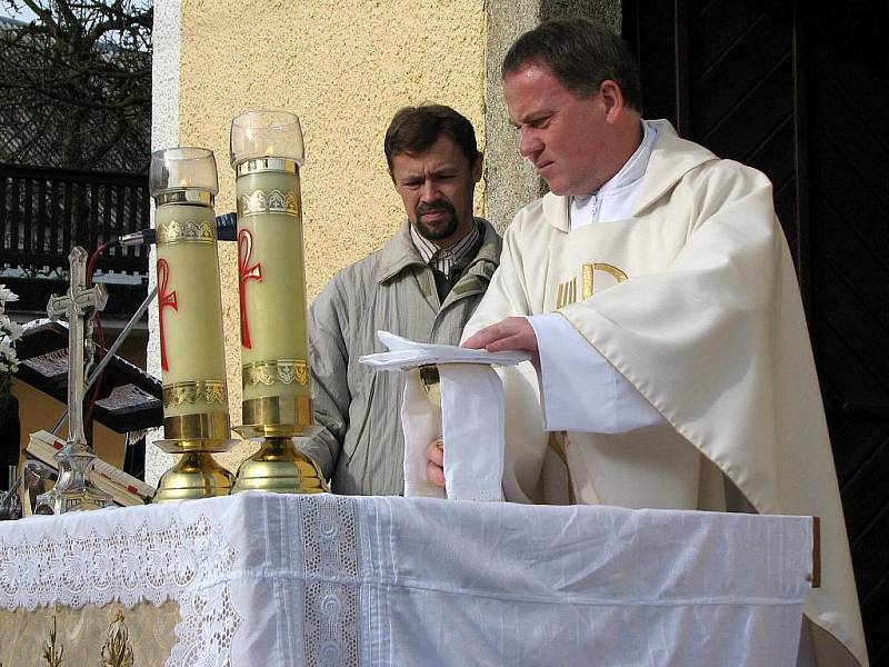 Martinská pouť v Nevolicích - svěcení praporu.