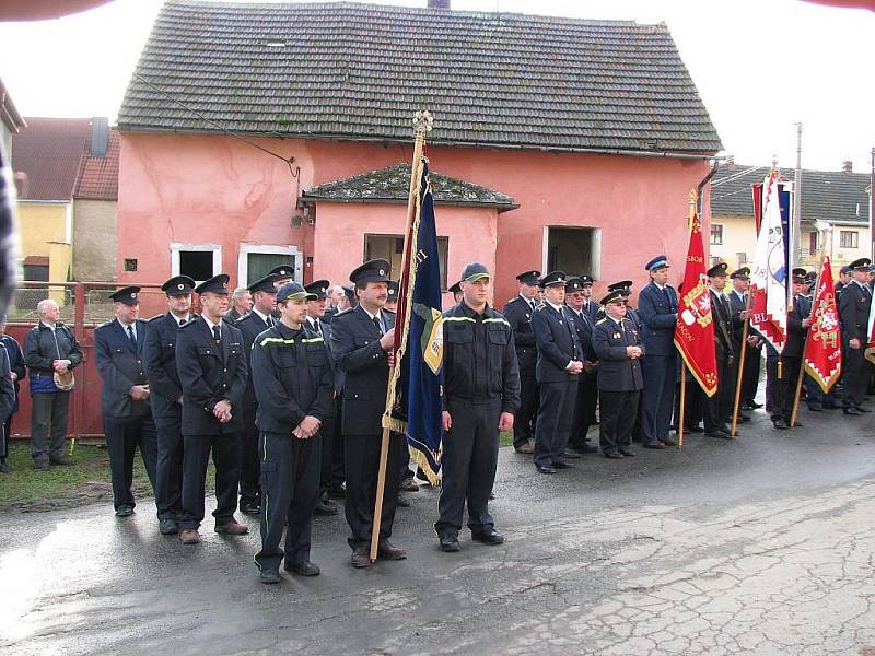 Martinská pouť v Nevolicích - svěcení praporu.