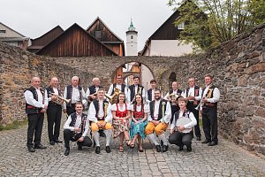 Dechová hudba Horalka, nejstarší chodská dechovka, oslavuje 50 let koncertem.