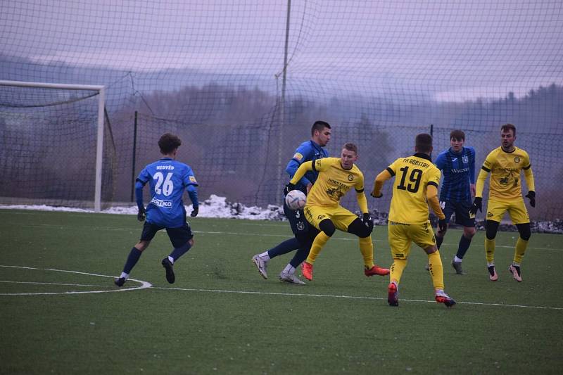 SOUBOJ TÝMŮ Z ČFL mezi Robstavem Přeštice a domažlickou Jiskrou skončil remízou 5:5. Foto: Jiří Pojar