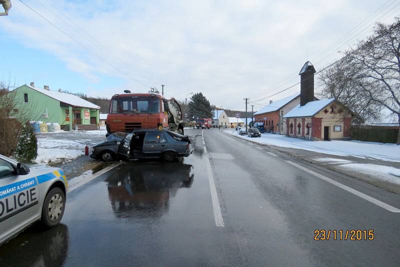 Nehoda v Semošicích.