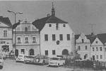 Horní část náměstí v Horšovském Týně v 70. letech minulého století. Foto: archiv města