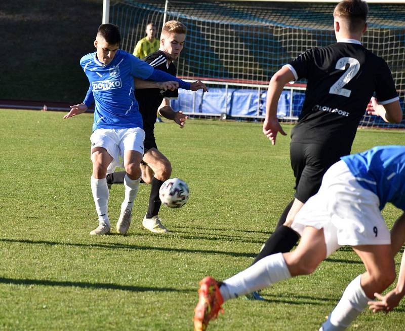 13. kolo KPM: Jiskra Domažlice B (modří) - Rapid Plzeň 4:1.