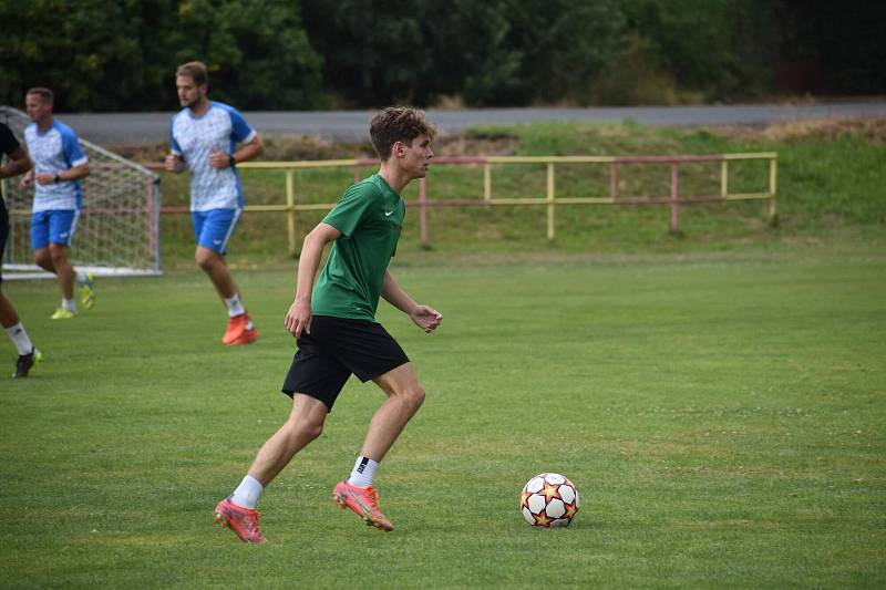 Fotbalisté Jiskry Domažlice na čtvrtečním zahájení letní přípravy.