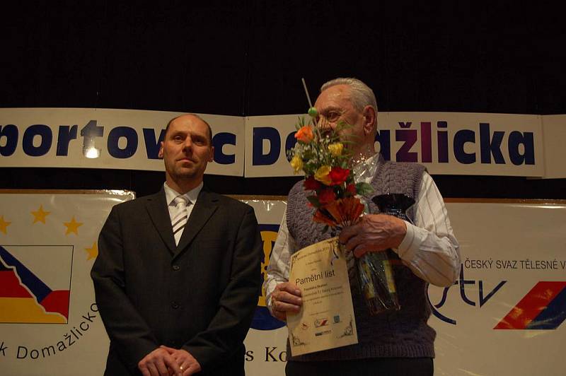 Ze slavnostního vyhlašování ankety Sportovec Domažlicka 2010 v Kolovči.