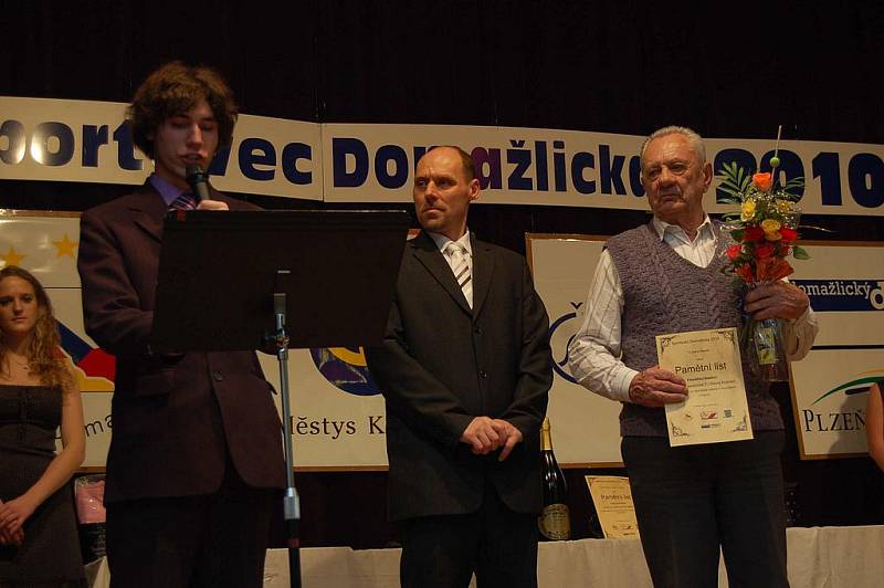 Ze slavnostního vyhlašování ankety Sportovec Domažlicka 2010 v Kolovči.