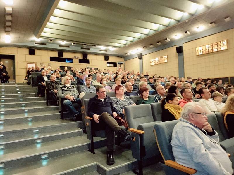 Slavnostní premiéra dokumentu Fenomén Jiskra, která mapuje historii domažlického fotbalu.