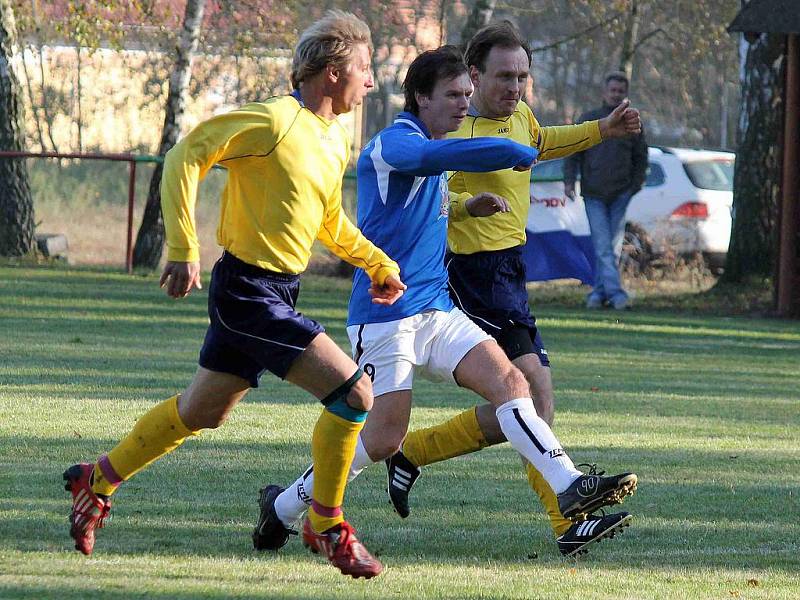 Z utkání fotbalistů Sokola Krchleby a TJ Rozvadov.