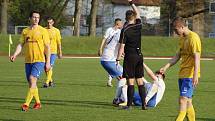 24. kolo FORTUNA ČFL, skupina A: TJ Jiskra Domažlice (bílí) - Benešov 2:0.