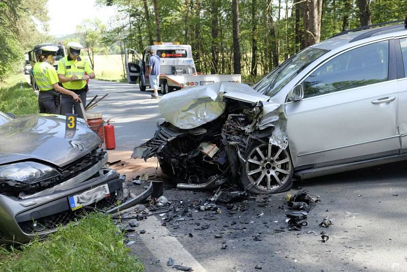 Nehoda mezi Březí a Draženovem.