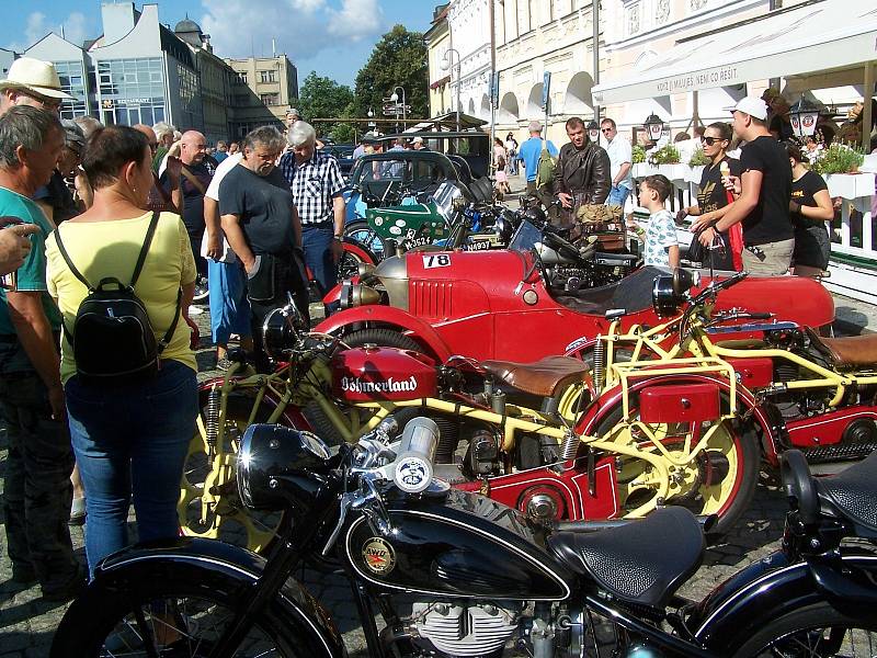 Na letošní mezinárodní jízdu spolehlivosti dorazilo více než 110 účastníků.