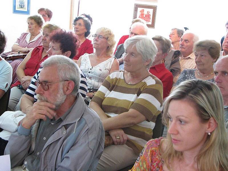 Beseda se spisovatelkou Marií Korandovou o její nové knize Všerubský doktor se vrací.