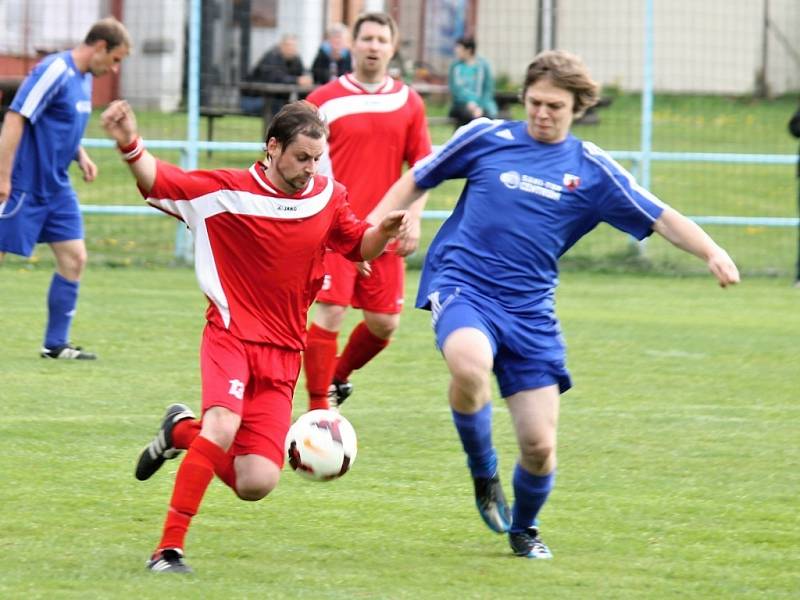 Z utkání fotbalistů Postřekova s Chodovou Planou.