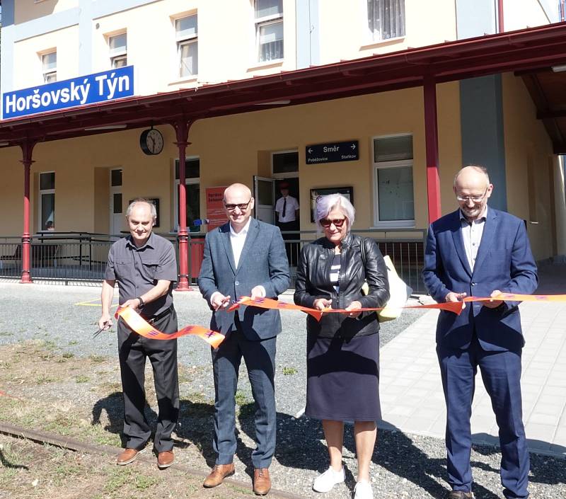 Horšovský Týn má nově opravenou nádražní budovu