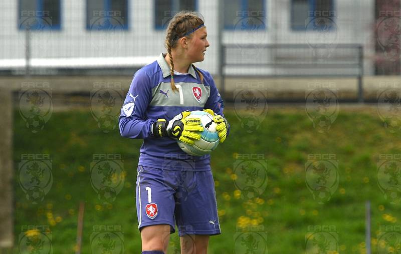 Česká fotbalová reprezentace žen U15 podlehla v Domažlicích Němkám.