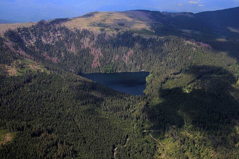 Černé jezero na Šumavě.