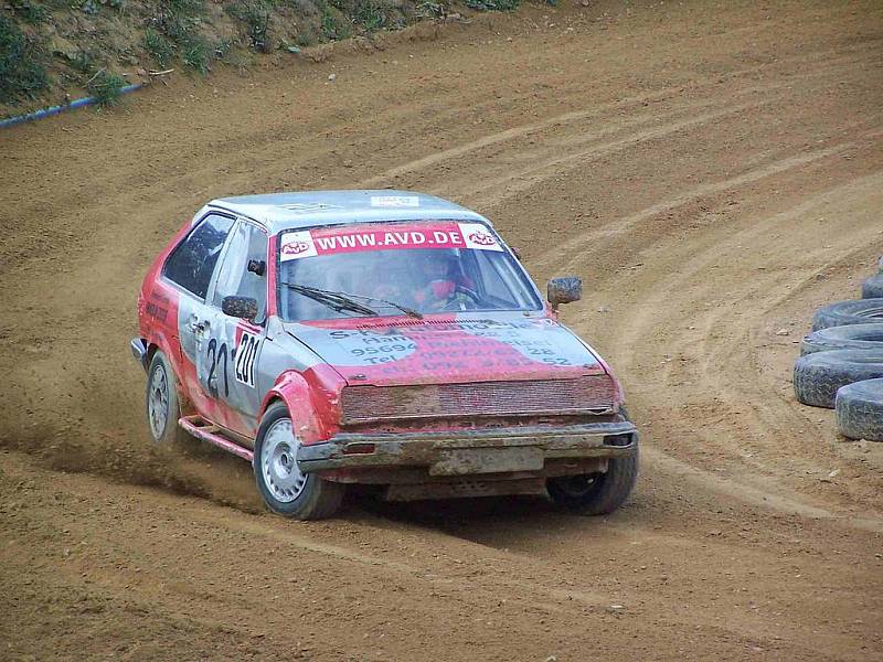 Fotogalerie z předposledního rallyekrosového závodu na domažlické trati.