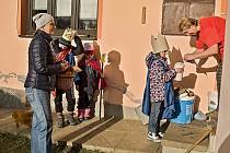 Dvě skupinky dětí se zapojily do tříkrálové sbírky v Loučimi.