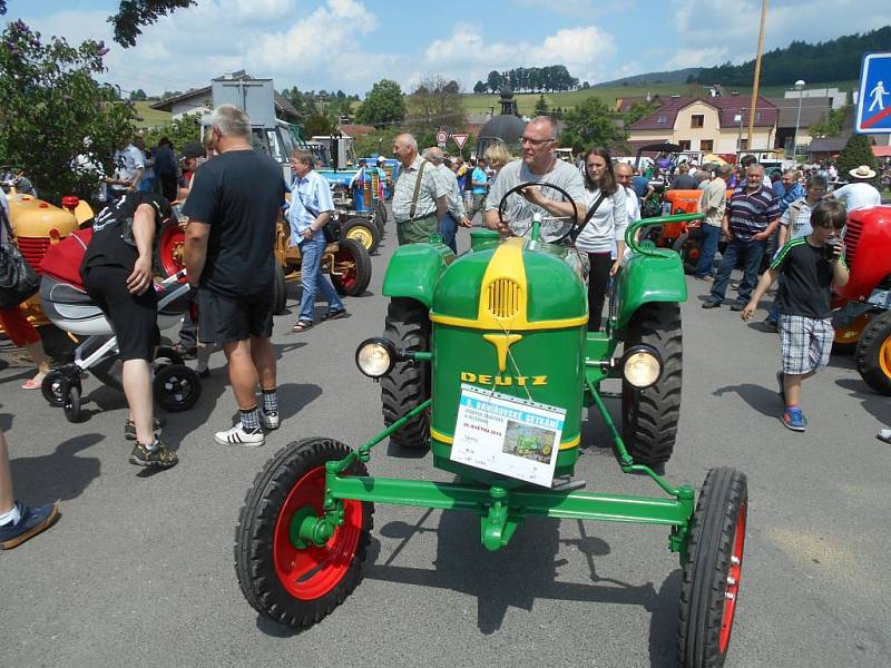 Setkání traktorů v Brnířově.