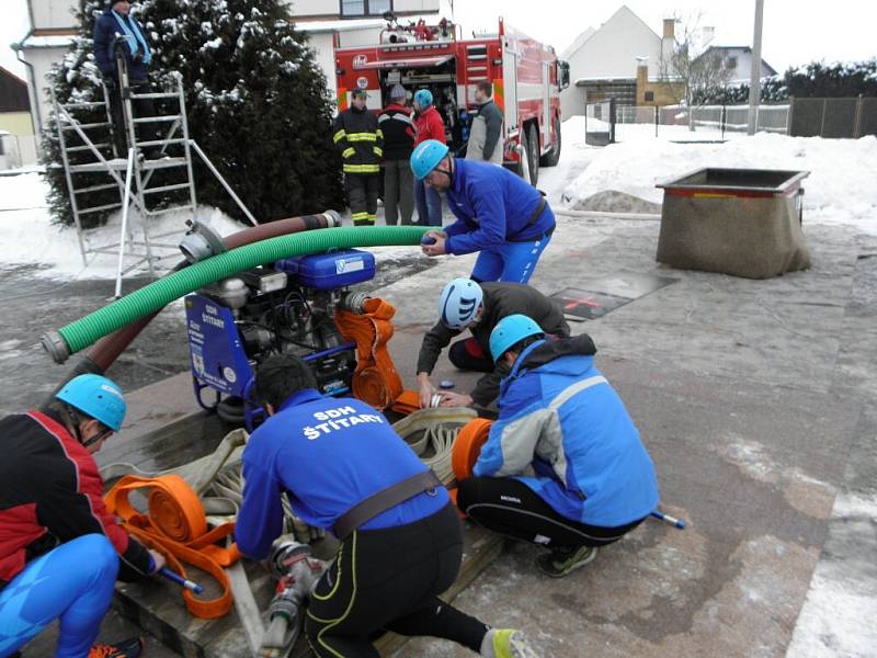 Štítarští hasiči na Ice Cupu v Dolním Hradišti.