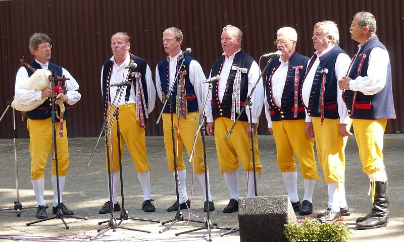 Klenotnicový pořad udělal tečku za svátkem folkloru.