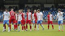 6. kolo FORTUNA ČFL A: TJ Jiskra Domažlice (na snímku fotbalisté v bílých dresech) - FC Slavia Karlovy Vary 2:2 (2:1).