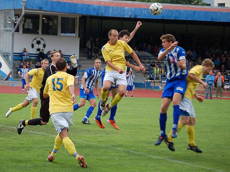 Fotbalisté divizní Jiskry Domažlice porazili Benešov.