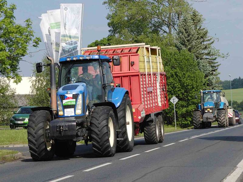 Sledovali jsme v regionu silnice a protestní jízdu zemědělců.