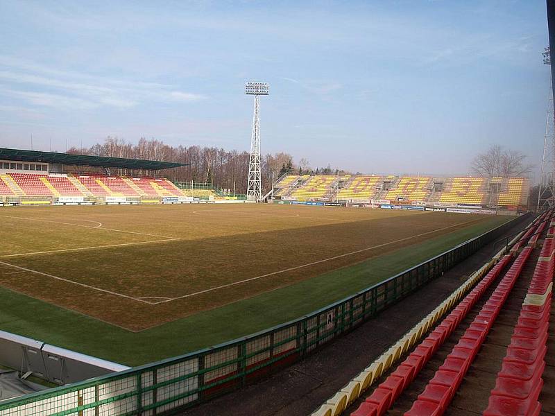 Fotoreportáž z utkání fotbalistů Jiskry Domažlice v Příbrami proti výběru místního 1. FK.