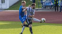 15. kolo FORTUNA ČFL, skupina A: TJ Jiskra Domažlice (na snímku fotbalisté v modrých dresech) - FK Admira Praha 1:1 (0:1).