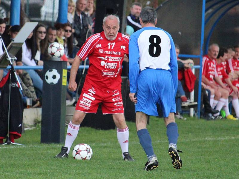 Fotbal ve Staňkově slavil 90. let existence. V rámci oslav se tamní stará garda utkala s Amforou.