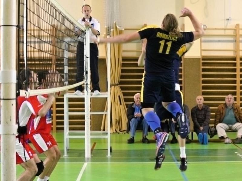 Volejbalové derby mezi Jiskrou Domažlice a USK Slavia Plzeň.