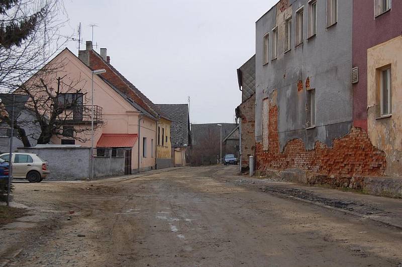 Stavební práce na akci Čistá Berounka - Klášterského ulice.