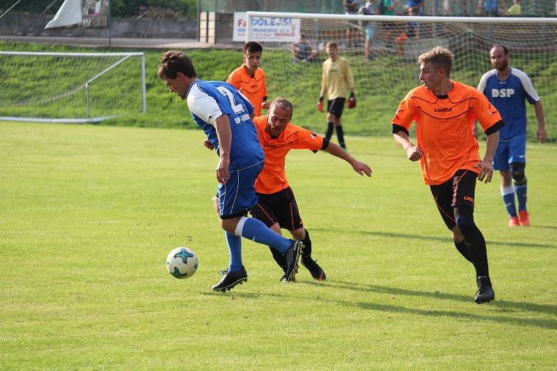 Jedenáctigólová demolice Chodova B (oranžové fresy) v Mrákově s místní rezervou (modré dresy).