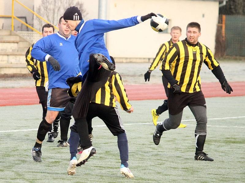 Z turnajového utkání fotbalistů Slavoj Koloveč B a Chotěšova.