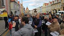 Demonstrace se uskutečnila v pondělí na náměstí Míru.