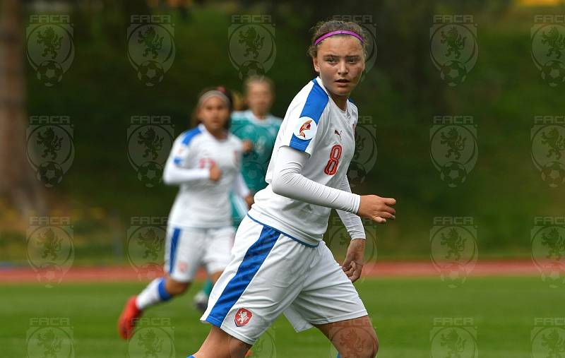 Česká fotbalová reprezentace žen U15 podlehla v Domažlicích Němkám.